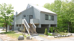 Front of Lincoln Home near Loon Mountain