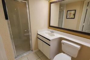 2nd Bathroom 