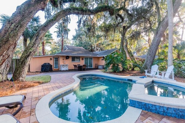 4 Pelican - Shaded Pool and Large Back Yard