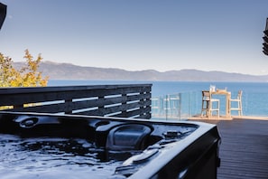 Hot tub - with a view!