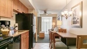 ClubWyndhamTowersontheGrove-2BedroomwithAmenities-001