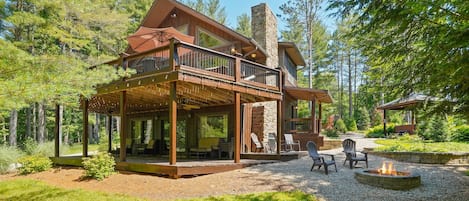 Beautiful cabin set amongst towering pines