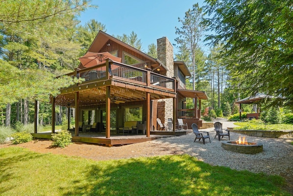 Beautiful cabin set amongst towering pines