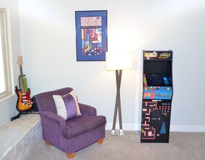 Ms Pac Man / Galaga Game 
Electric Guitar with Amp