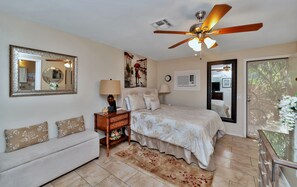 2nd en-suite master bedroom in the CASITA. Ideal bedroom for the group head.