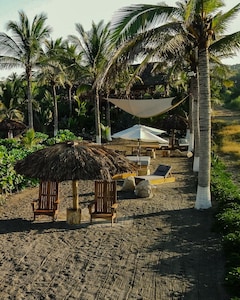 CASA JOSEPH ZICATELA (Beachfront Villa)