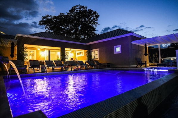 Villa pool 