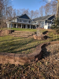 Nature Escape guesthouse minutes from Ottawa, in the heart of the Gatineau Park