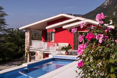 VILLA SAN MICHELE (up to 11 people) with private swimming pool 