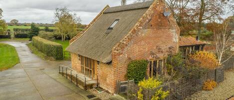 Prince's Barn: Front and side elevation