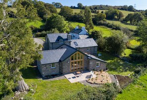 With a south-western aspect, the property is ideally placed to make the most of the vast and uninterrupted views