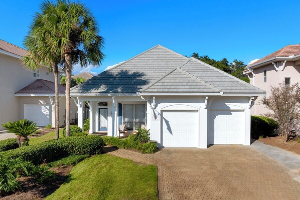 Saltwater Sisters Exterior