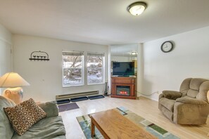 Living Room | Free WiFi