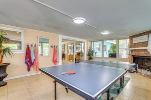 Sunroom | Ping-Pong Table | Single-Story House | In-Unit Laundry