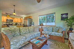 Living Room | Free WiFi | Smart TV | Sleeper Sofa