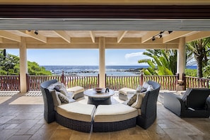 Plethora of seating on the Lanai with lots of beach views.