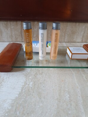 Bathroom amenities