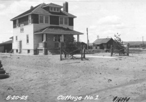 The Dam House as it looked when built in 1925.