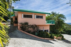 The entrance to Villa Escapar - welcome to paradise