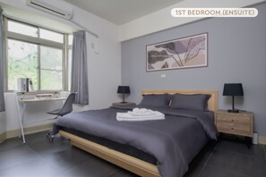 Bedroom 1 (Ensuite): 
• King Bed 
• Desk & Office Chair
• Private Bathroom