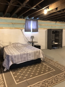 Whole house w/ full basement 3 bdrms 2.5 baths 5 recliners + air mattress space