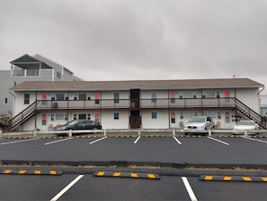 outside view showing the apartments numbers
