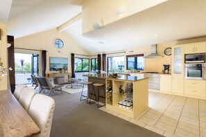 Kitchen/living