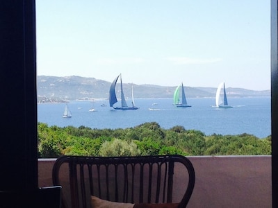 COSTA SMERALDA BAIA CERDEÑA VISTA AL MAR PISCINA PLAYA DEBAJO DE LA CASA DE AIRE ACONDICIONADO