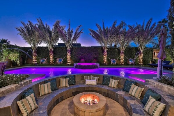 Amazing Circular Sunken Fire Pit.