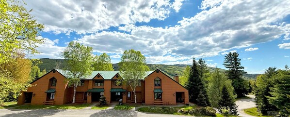 Welcome to Mount Washington Place Townhomes! This property is the right-middle unit in a building with 4 units.