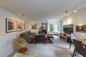 1.03-telluride-rivers-edge-retreat-living-room