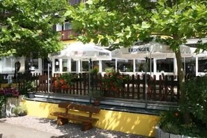 Hotel Pflug, (Ottenhöfen), LHS 01359-Terrasse