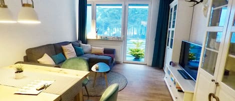 Ferienwohnung Käppchen mit Südbalkon und Blick auf die Bobbahn-Wohnzimmer