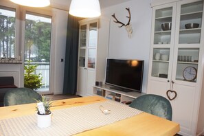 Ferienwohnung Käppchen mit Südbalkon und Blick auf die Bobbahn-Wohnzimmer