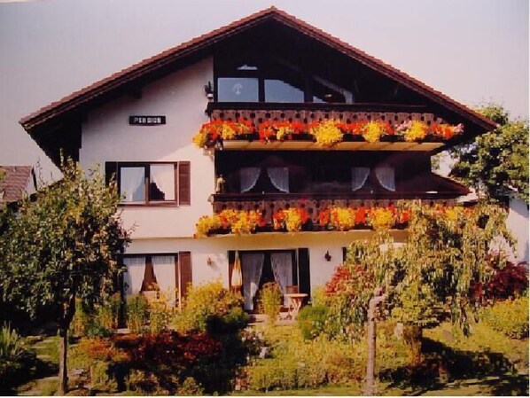 Landhaus Florian (Winterberg/Züschen) --Haus von Süden