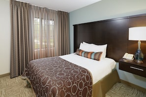 Get a peaceful night sleep in our cozy master bedroom which has 1 Queen bed.