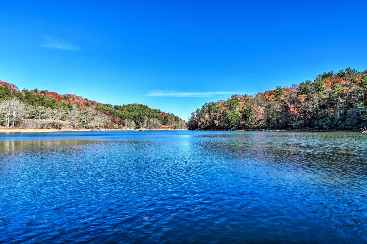 Lake Glenville Cabin w/ Boat Dock, Kayaks & Views!