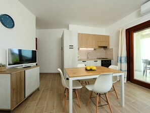 Pièce, Meubles, Propriété, Design Intérieur, Bâtiment, Sol, Maison, Table, Cuisine, Salle À Manger