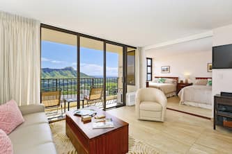 Unobstructed Diamond Head and Ocean Views!