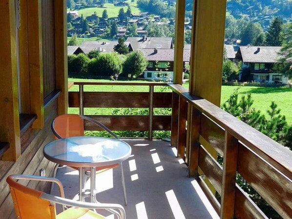 Propriété, Plante, Table, Bâtiment, La Nature, Arbre, Bois, Design Intérieur, Ombre, Loisir