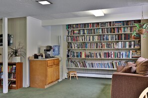 Lounge with complimentary coffee from 8am to 11pm daily.   Books and games for all to enjoy.