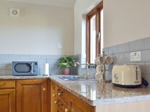 Open plan living space | Fern Lodge - Sandbank Lodges, Melbourne, near Derby