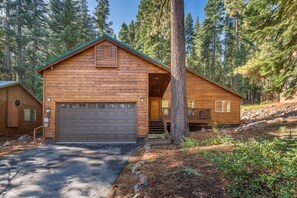 Welcome to your mountain getaway!