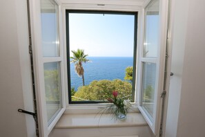 Villa White & Co  |  Can you see yourself waking up with this amazing view?