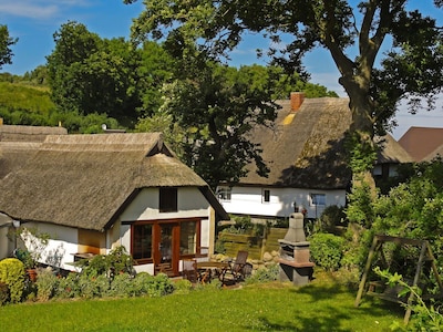 Unique idyllic holiday home under thatch on the Baltic Sea at Cape Arkona