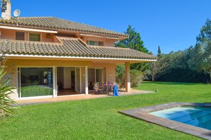 Villa 100 meters from the sea, in the Platja de Pals Golf Club, 8 people. SPCB