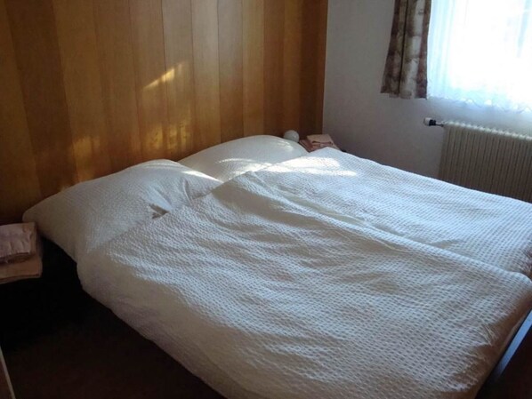 Propriété, Meubles, Confort, Fenêtre, Bois, Textile, Design Intérieur, Lit, Sol