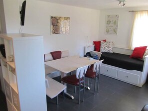 Table, Propriété, Meubles, Bois, Design Intérieur, Chaise, Canapé, Sol, Architecture, Sol