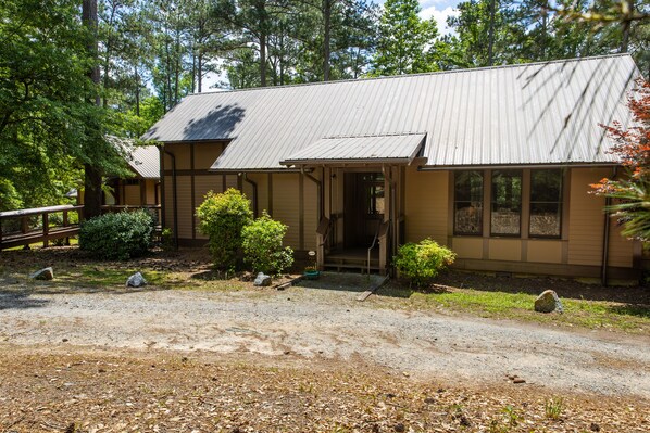 Main cabin at Kingfisher