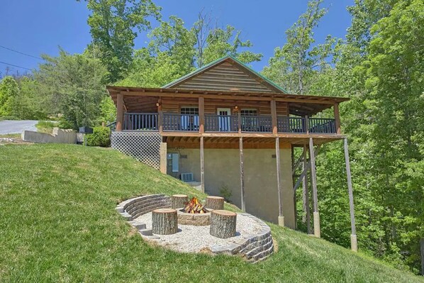 "Private, quiet, beautiful, spotless cabin in a great location" Duane, Nov 2019